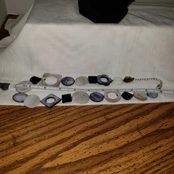 Vintage Black Glass and Mother of Pearl Inlay Necklace - Picture 6 of 7